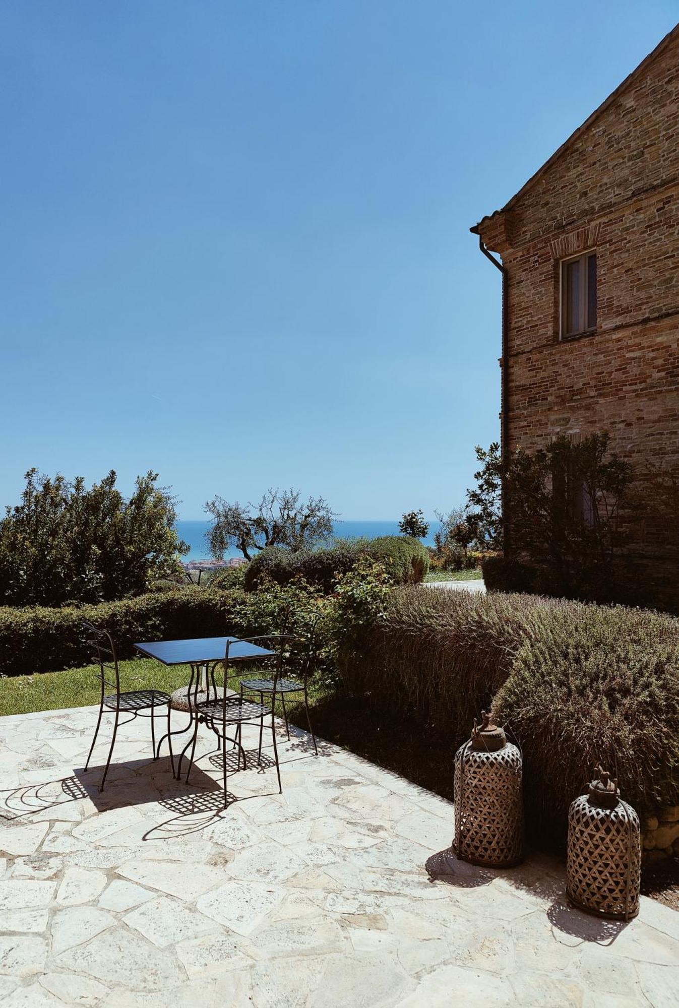 Pamperduto Country Resort Porto Potenza Picena Exterior photo