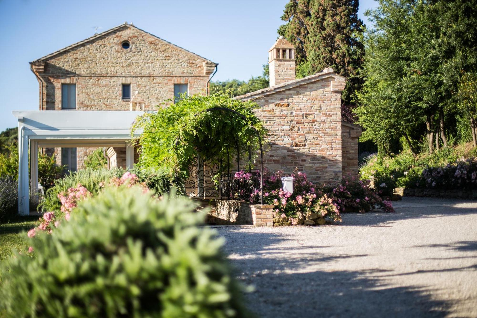 Pamperduto Country Resort Porto Potenza Picena Exterior photo