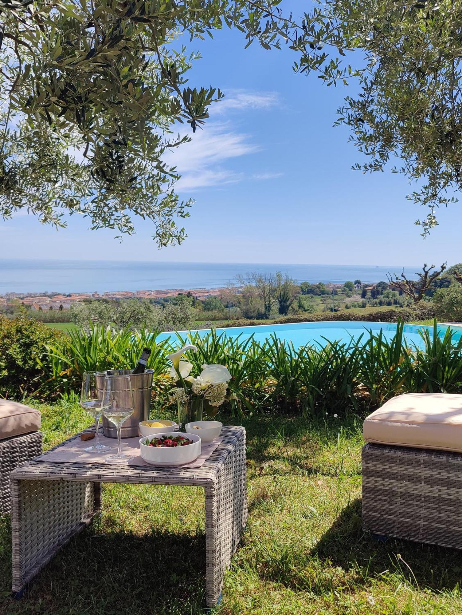 Pamperduto Country Resort Porto Potenza Picena Exterior photo